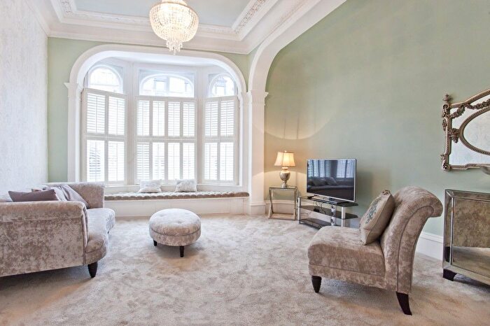 1 Bedroom Flat To Rent In Clifford Street, York, YO1