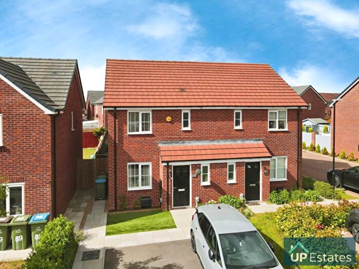 3 Bedroom Semi-Detached House For Sale In Willow Way, Willenhall, Coventry, CV3