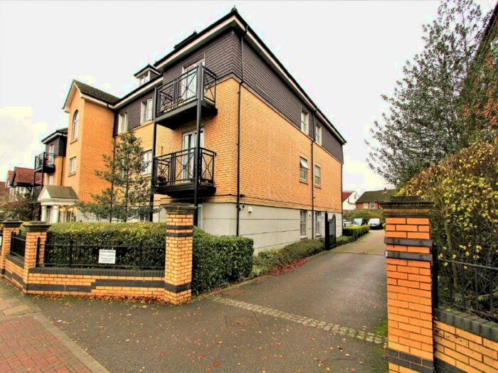 2 Bedroom Flat To Rent In Kenton Road, Harrow, HA3