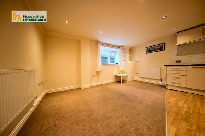 2 Bedroom Flat To Rent In Trinity Street, Huddersfield HD1