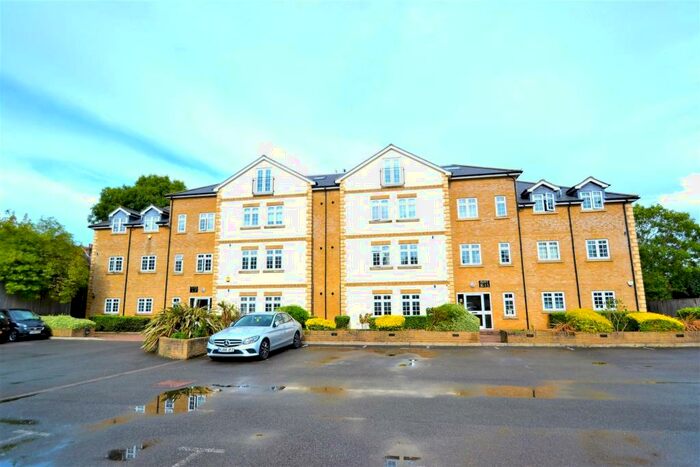 2 Bedroom Flat To Rent In Elmers End Road, Beckenham, BR3