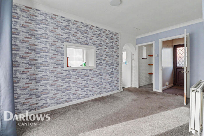 3 Bedroom Semi-Detached House For Sale In Haverford Way, Cardiff, CF5