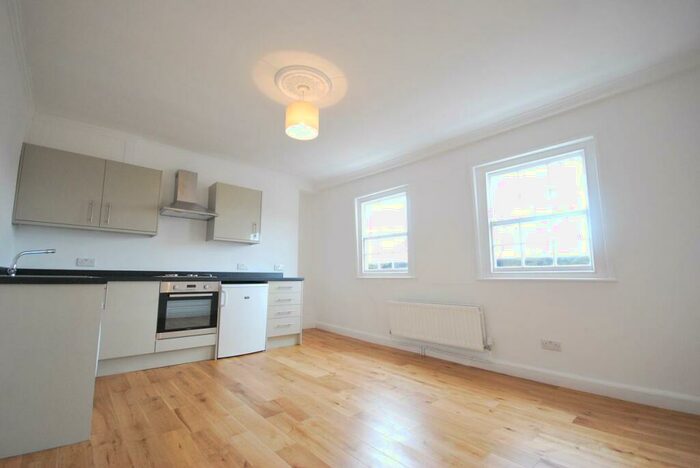 1 Bedroom Flat To Rent In Mornington Terrace, Camden, NW1