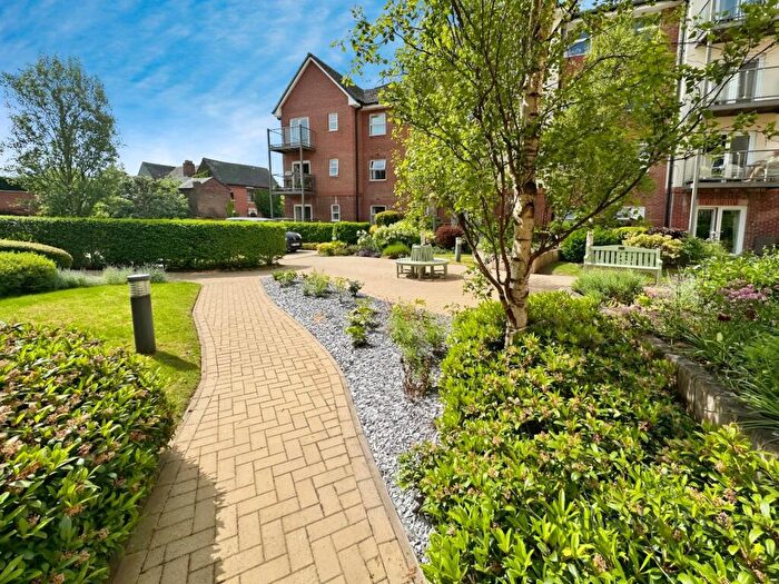 1 Bedroom Apartment For Sale In High Street, Wolstanton, Newcastle, Staffordshire, ST5