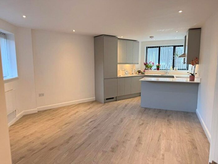 2 Bedroom Flat For Sale In High Street, Sills Yard The Broadway High Street, HP5