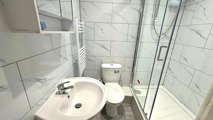 2 Bedroom Flat To Rent In Berridge Road West, NG7