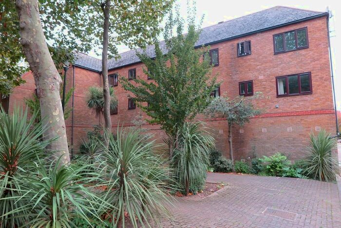 1 Bedroom Flat To Rent In Brunswick Quay, London, SE16