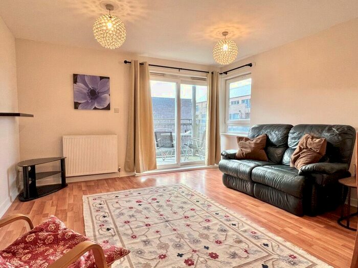 2 Bedroom Flat To Rent In Albion Gardens, Easter Road, Edinburgh, EH7