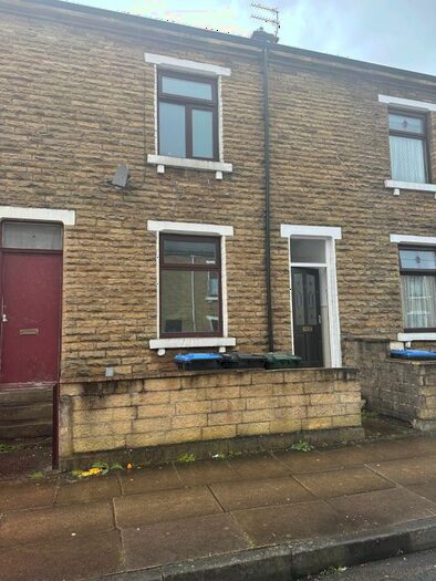 4 Bedroom Terraced House To Rent In Carlisle Place, Bradford, West Yorkshire, BD8