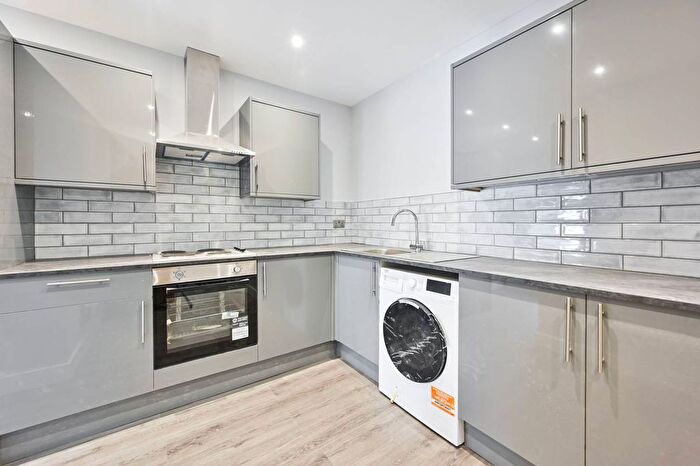 1 Bedroom Flat To Rent In Earls Court Road, Earls Court, London, SW5