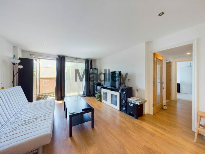 2 Bedroom Flat To Rent In Campbell Road, London, E3