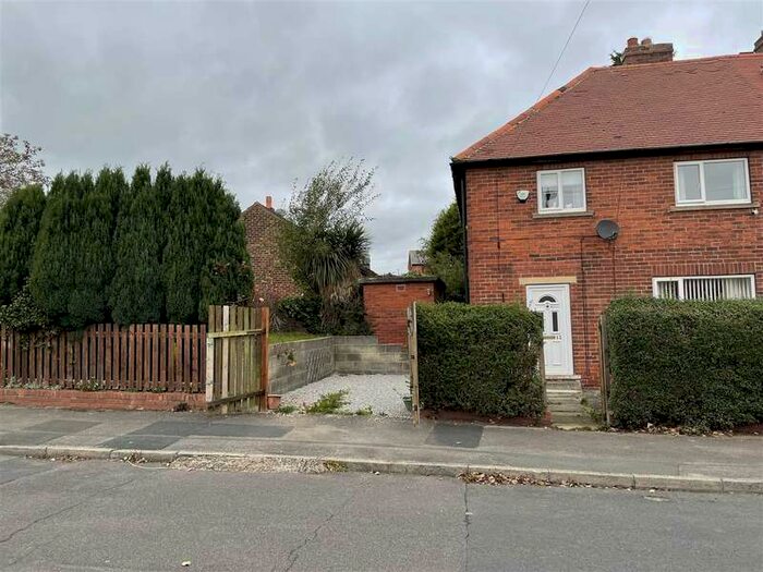 Houses for sale & to rent in WF15 8JS, Third Avenue, Liversedge And