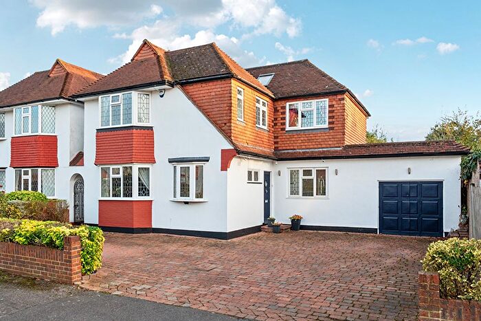 4 Bedroom Detached House For Sale In Aldridge Rise, New Malden, KT3