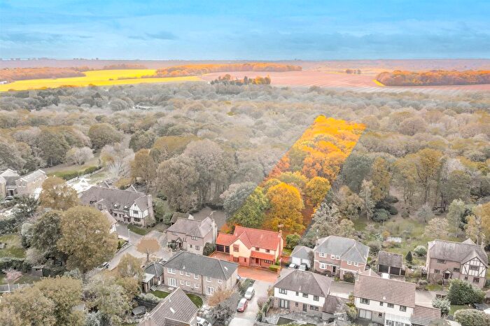 4 Bedroom Detached House For Sale In Tyrells, Hockley, SS5