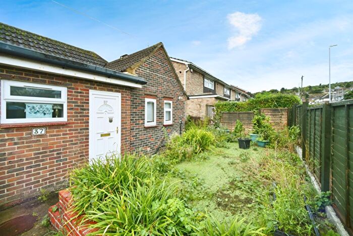 1 Bedroom Bungalow To Rent In Manor Way, Brighton, BN2