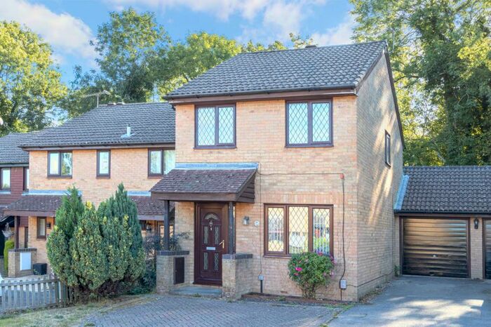 3 Bedroom Property To Rent In Chaldon Road, Crawley, RH11