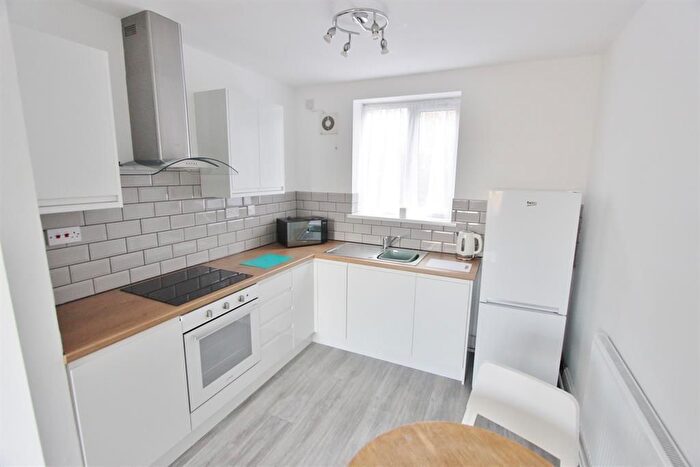 2 Bedroom Flat To Rent In Old Street, Sheffield, S2