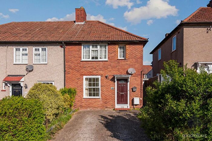 1 Bedroom Maisonette To Rent In Love Lane, Morden, Surrey, SM4