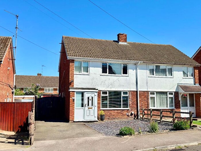 3 Bedroom Semi-Detached House For Sale In Grange Avenue, Duston, Northampton, NN5