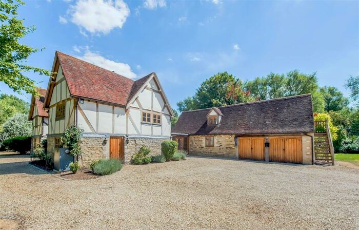 5 Bedroom House For Sale In Barton Lane, Abingdon, Oxfordshire, OX14