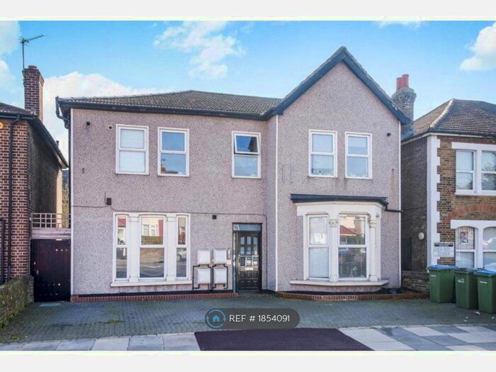 2 Bedroom Flat To Rent In Avery Hill Road, London, SE9