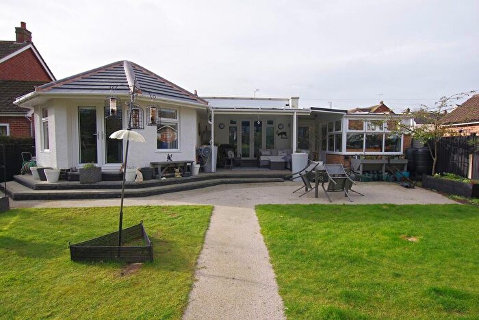3 Bedroom Detached Bungalow For Sale In Main Street, Netherseal, DE12