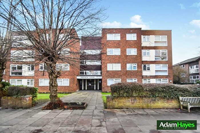 2 Bedroom Apartment To Rent In High Road, Whetstone, N20