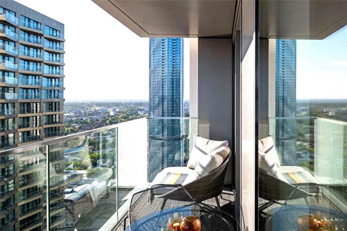 2 Bedroom Apartment For Sale In Park Drive, Canary Wharf, E14