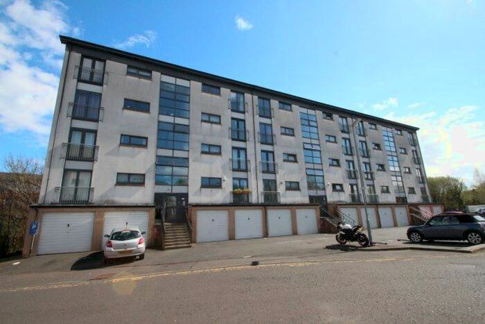 2 Bedroom Flat To Rent In White Cart Court, Shawlands, Glasgow, G43