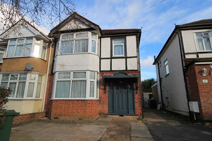 3 Bedroom Semi-Detached House To Rent In Warham Road, Harrow, HA4