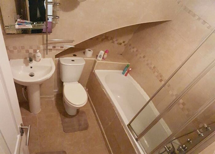 10 Bedroom House To Rent In Kingswood Road, Manchester, M14