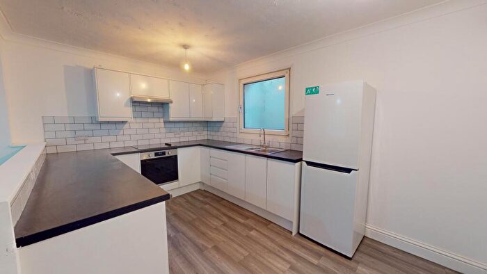 3 Bedroom Terraced House To Rent In Washington Street, BN2