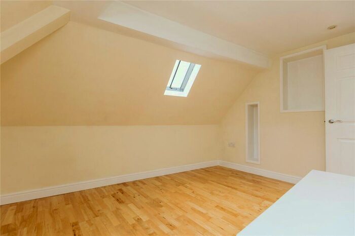 2 Bedroom Apartment To Rent In Orchard Lane, Bristol, BS1