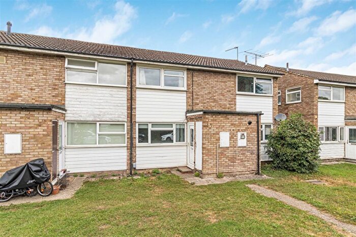 2 Bedroom Maisonette For Sale In Glenmere Close, Cambridge, CB1