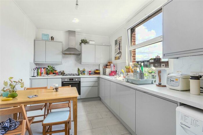 4 Bedroom Apartment To Rent In Mapledene Estate, Mapledene Road, London, E8