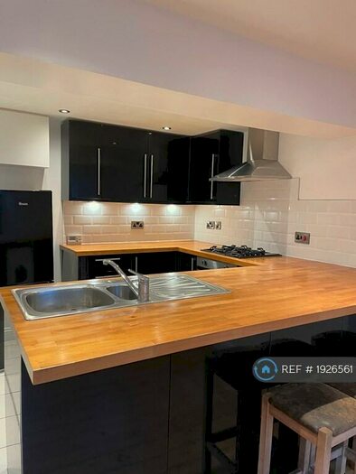 2 Bedroom Terraced House To Rent In Longwood Gate, Huddersfield, HD3