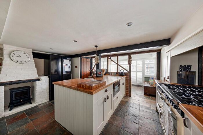 2 Bedroom Semi-Detached House For Sale In Runwell Road, Runwell, SS11