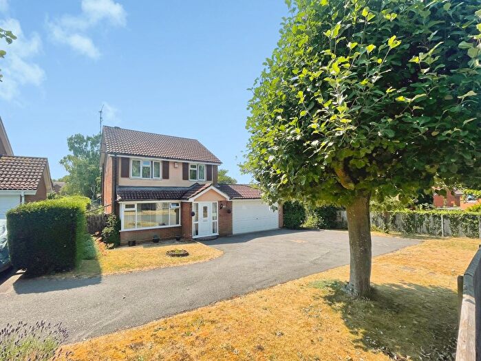 3 Bedroom Detached House For Sale In Mallard Close, Basingstoke, Hampshire, RG22