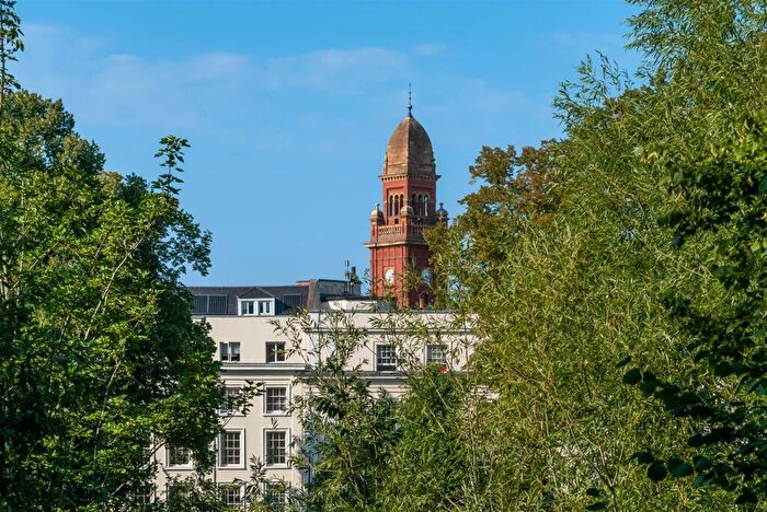 2 Bedroom Apartment For Sale In Manor Court, Leamington Spa, CV31