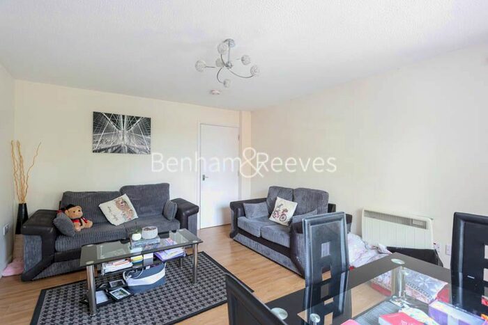 2 Bedroom Flat To Rent In Erebus Drive, Woolwich, SE28