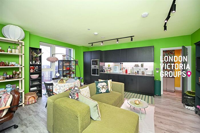 2 Bedroom Flat To Rent In Icon Tower, Portal Way, Acton, London, W3