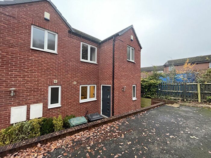 2 Bedroom Town House To Rent In Oak Avenue, Langley Mill, NG16