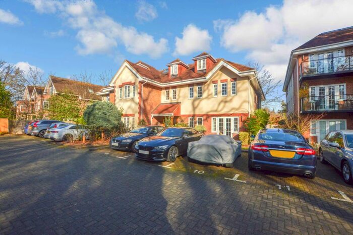 1 Bedroom Ground Flat To Rent In Sheerwater Road, Woodham, Surrey, KT15