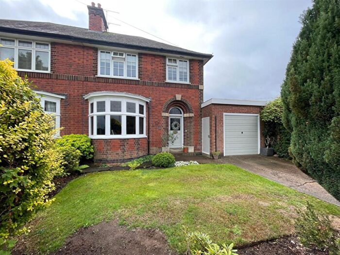 3 Bedroom Semi-Detached House For Sale In Warwick Road, Whetstone, Leicester, LE8