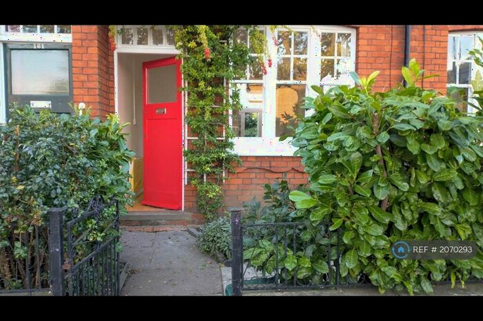 2 Bedroom Terraced House To Rent In Nightingale Lane, London, N8