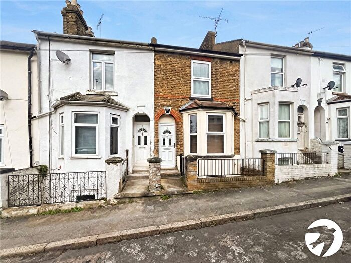 3 Bedroom Terraced House To Rent In Clive Road, Rochester, Kent, ME1
