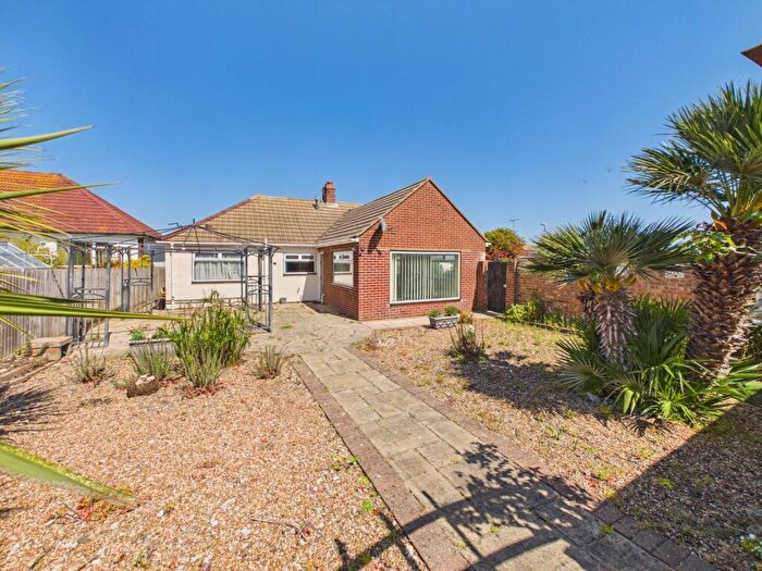 3 Bedroom Detached Bungalow For Sale In Magnolia Avenue, Margate, CT9 - Photo 8