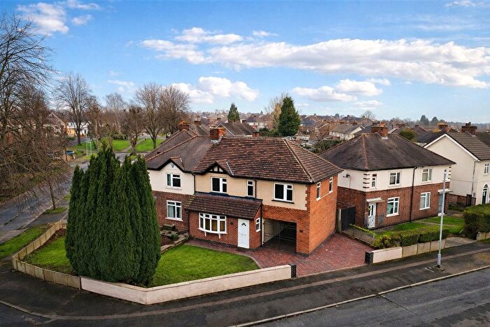 4 Bedroom Semi Detached House For Sale In Marshall Street, Tamworth, Staffordshire, B77