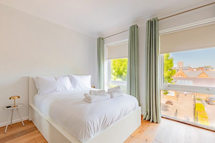 2 Bedroom Flat To Rent In Bacon Street, London, E2