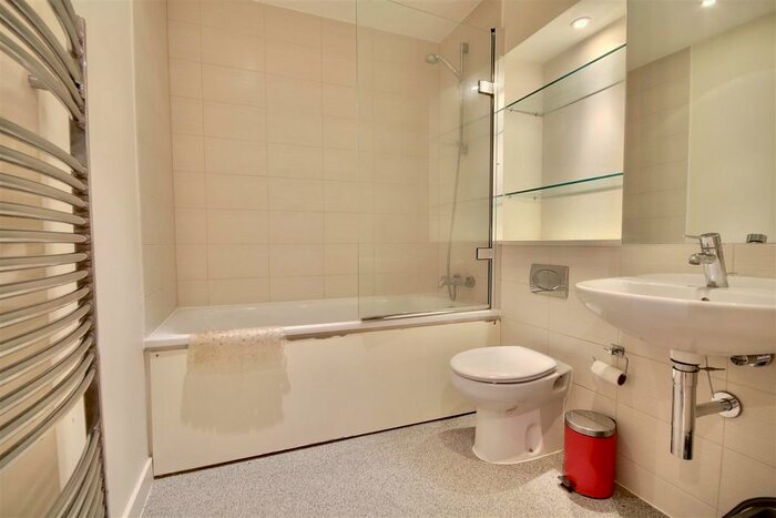 2 Bedroom Flat To Rent In Cross Street, Portsmouth, PO1